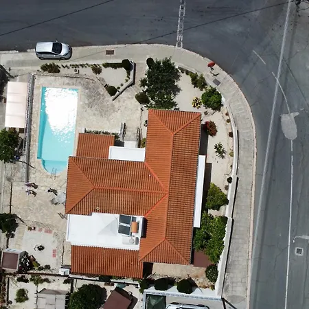 Helios House * Mesa Chorio