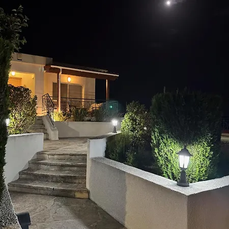 Helios House Villa *
